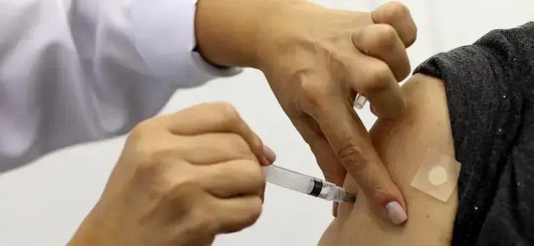 Ministério da Saúde amplia vacinação contra hepatite A para usuários de PrEP