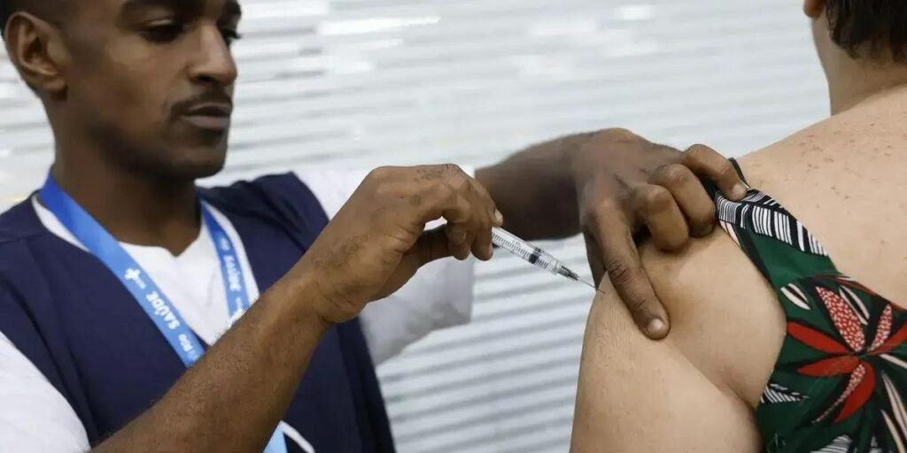 Vacinação na Indústria Imuniza Milhares de Trabalhadores