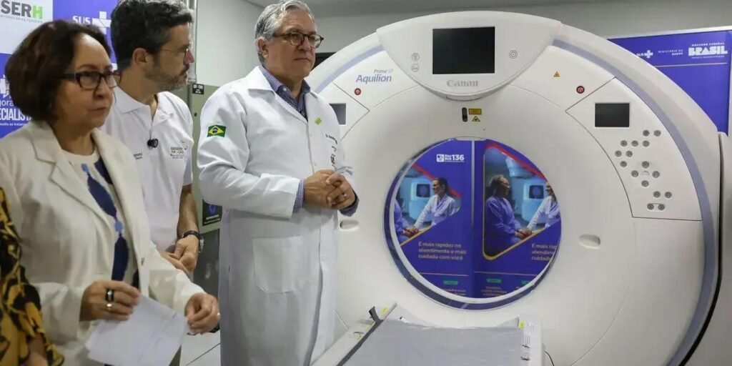 Entrega de Equipamentos Médicos no Hospital Universitário de Brasília