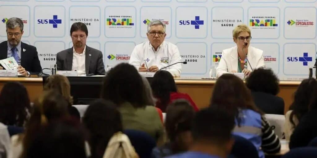 Programa Agora Tem Especialistas amplia acesso à saúde