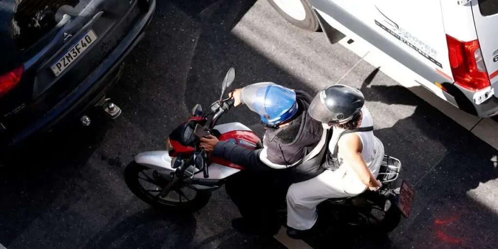 Aumento da frota de motocicletas e desafios no trânsito