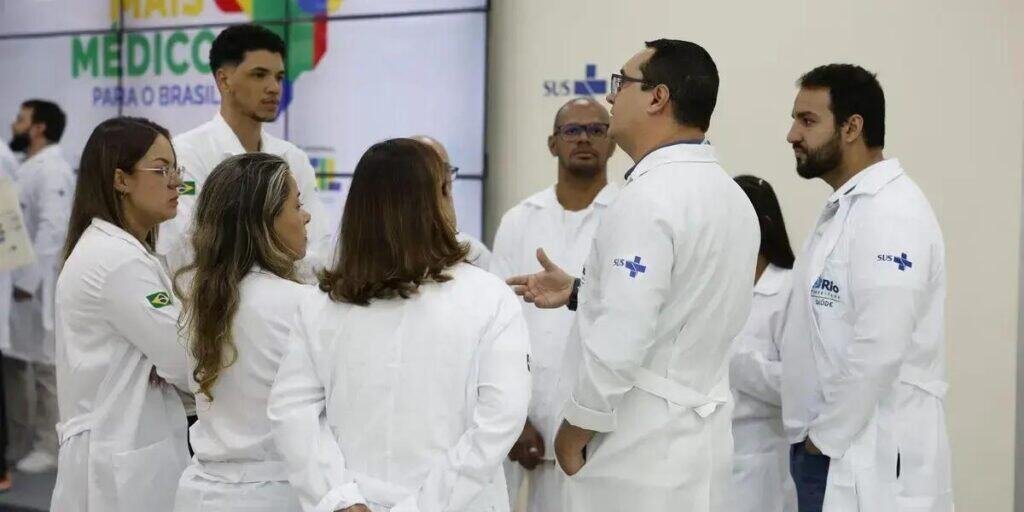 Mais Médicos inicia atividades com 1,5 mil novos profissionais
